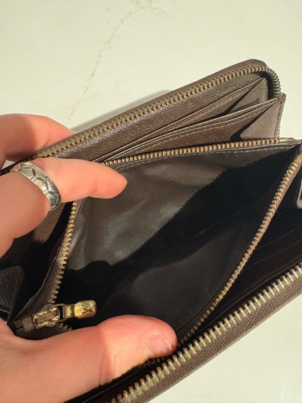 Louis Vuitton
Damier Ebene Pattern Coated Canvas - Picture 9 of 14